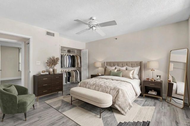 7564 Regency Lake Drive 202, Boca Raton, FL 33433