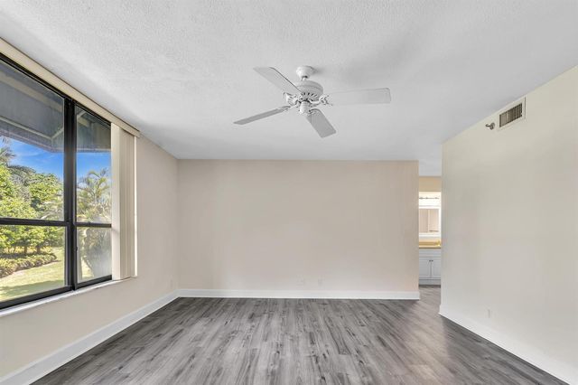 7564 Regency Lake Drive 202, Boca Raton, FL 33433
