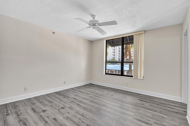 7564 Regency Lake Drive 202, Boca Raton, FL 33433