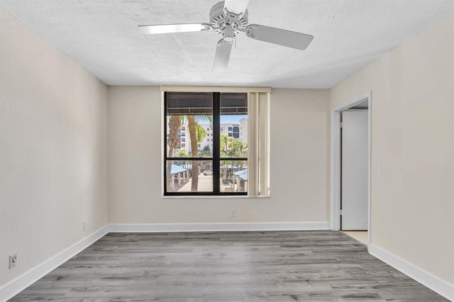 7564 Regency Lake Drive 202, Boca Raton, FL 33433