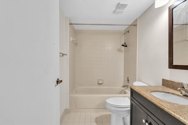 7564 Regency Lake Drive 202, Boca Raton, FL 33433