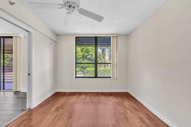 7564 Regency Lake Drive 202, Boca Raton, FL 33433