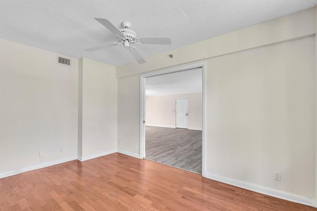 7564 Regency Lake Drive 202, Boca Raton, FL 33433