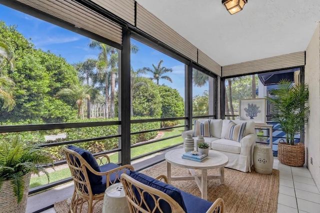 7564 Regency Lake Drive 202, Boca Raton, FL 33433