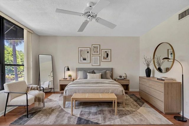 7564 Regency Lake Drive 202, Boca Raton, FL 33433