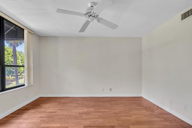 7564 Regency Lake Drive 202, Boca Raton, FL 33433