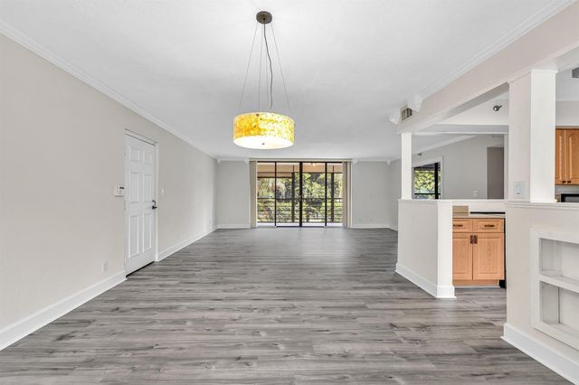 7564 Regency Lake Drive 202, Boca Raton, FL 33433