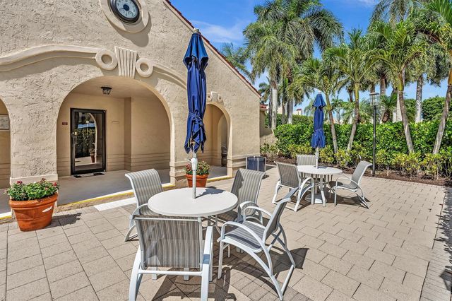 7564 Regency Lake Drive 202, Boca Raton, FL 33433