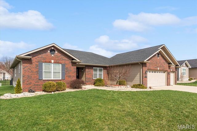 708 Longfellow Drive, O'fallon, IL 62269