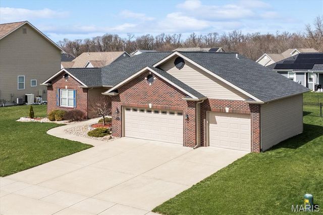 708 Longfellow Drive, O'fallon, IL 62269