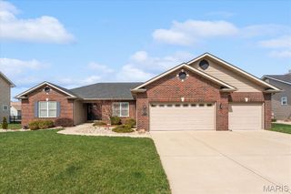708 Longfellow Drive, O'fallon, IL 62269