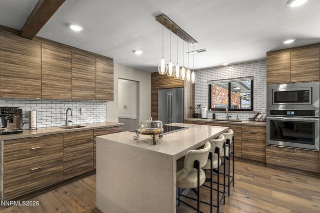 1085 Sharon Way, Reno, NV 89509