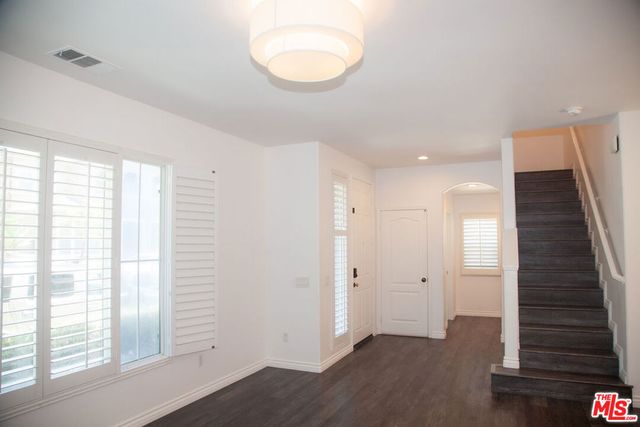 9135 S Cullen Way, Inglewood, CA 90305
