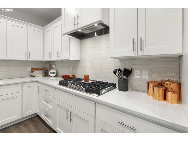 24133 Sw MAPLE Ter, Sherwood, OR 97140