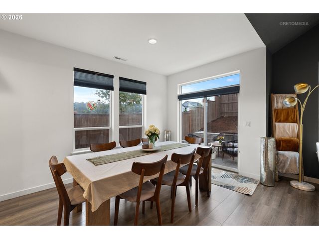 24133 Sw MAPLE Ter, Sherwood, OR 97140