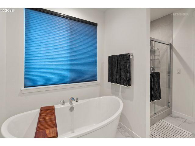 24133 Sw MAPLE Ter, Sherwood, OR 97140