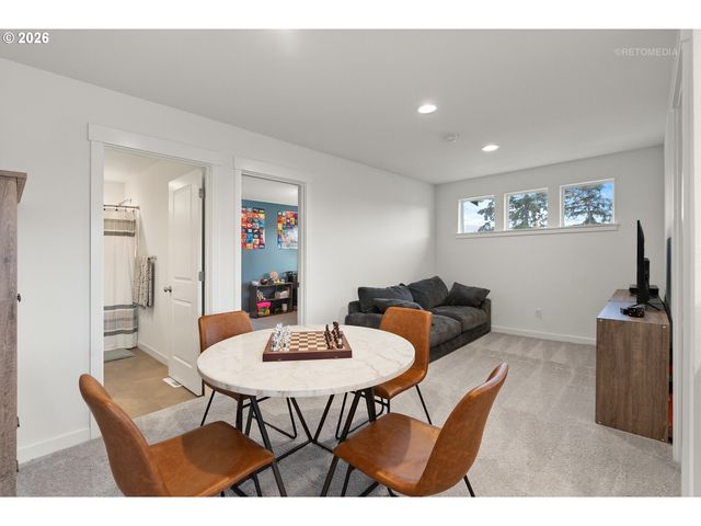 24133 Sw MAPLE Ter, Sherwood, OR 97140