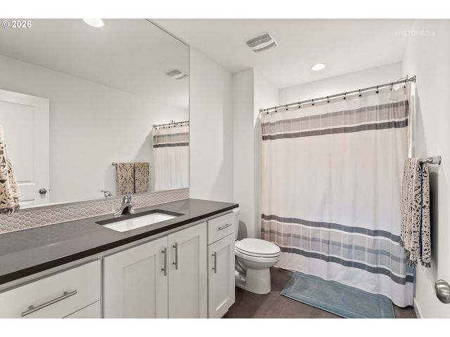 24133 Sw MAPLE Ter, Sherwood, OR 97140