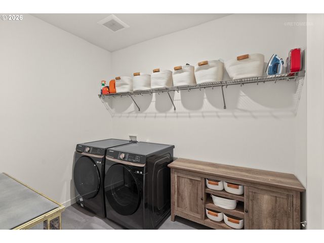 24133 Sw MAPLE Ter, Sherwood, OR 97140