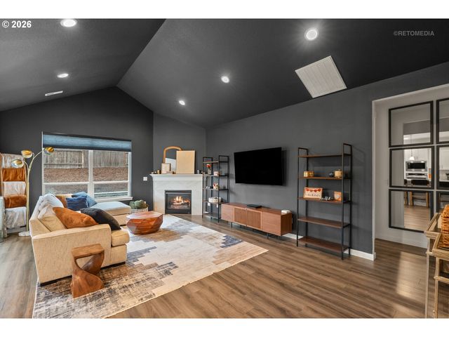 24133 Sw MAPLE Ter, Sherwood, OR 97140