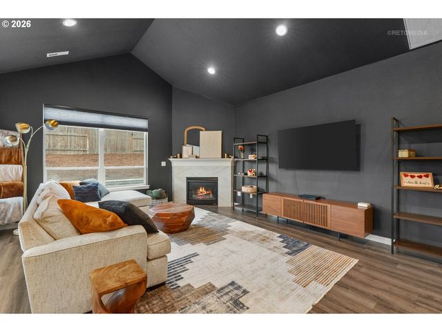 24133 Sw MAPLE Ter, Sherwood, OR 97140