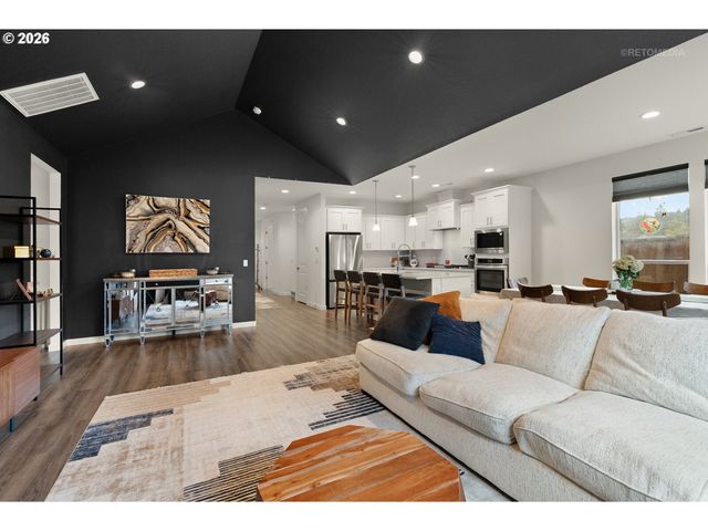 24133 Sw MAPLE Ter, Sherwood, OR 97140