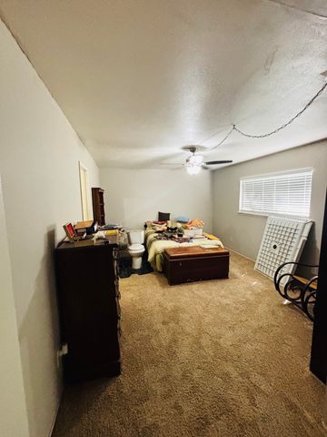 737 S Holiday Drive, Grand Prairie, TX 75052