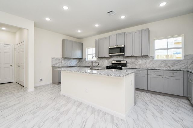 2815 Pine Estate Lane, Houston, TX 77014