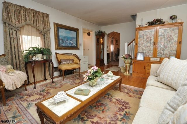 241 Henley Ave, New Milford Boro, NJ 07646