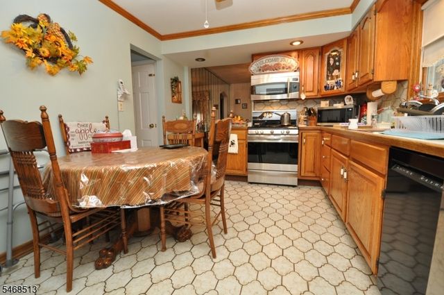 241 Henley Ave, New Milford Boro, NJ 07646