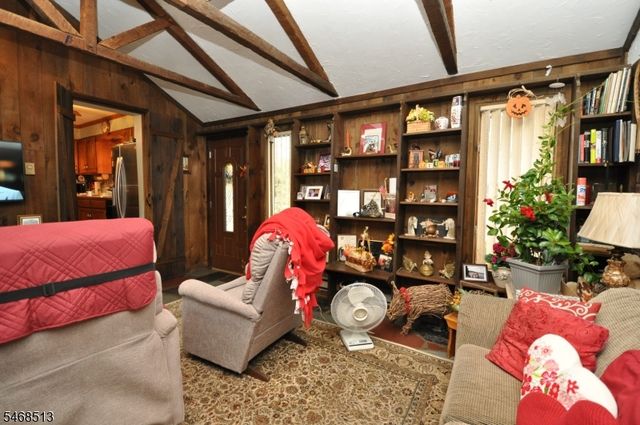 241 Henley Ave, New Milford Boro, NJ 07646