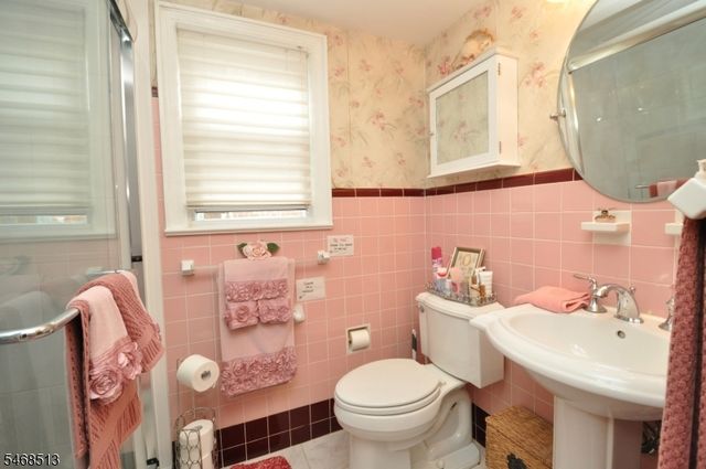 241 Henley Ave, New Milford Boro, NJ 07646