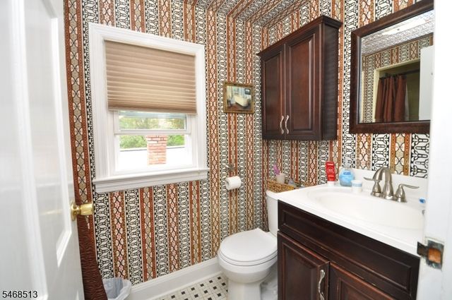 241 Henley Ave, New Milford Boro, NJ 07646