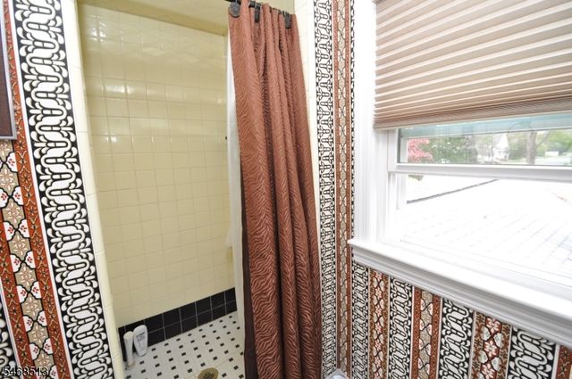 241 Henley Ave, New Milford Boro, NJ 07646