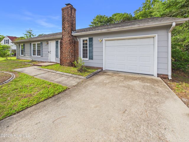 3519 Lakewood Place, Wilmington, NC 28409