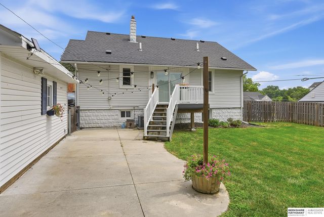1412 S 63 Street, Omaha, NE 68106