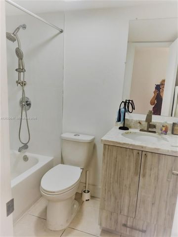 14857 SW 104th St 9-201, Miami, FL 33196