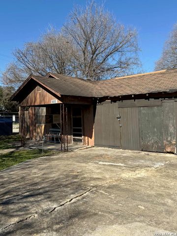 603 W Main, Stockdale, TX 78160
