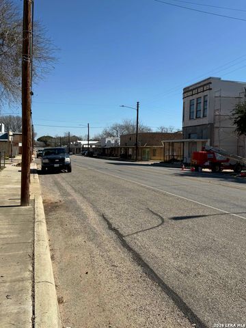 603 W Main, Stockdale, TX 78160