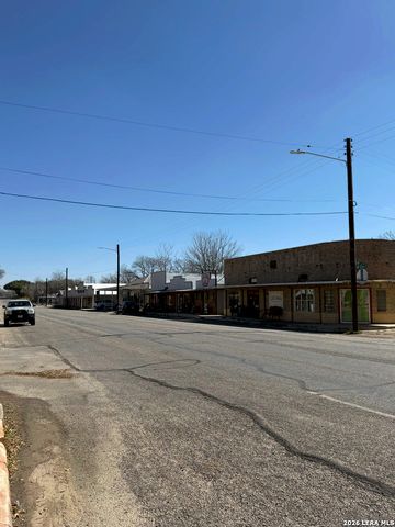 603 W Main, Stockdale, TX 78160