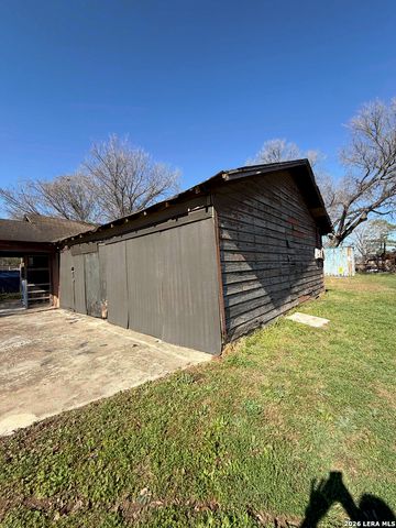 603 W Main, Stockdale, TX 78160