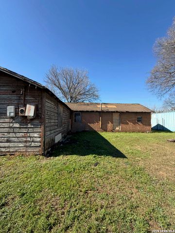 603 W Main, Stockdale, TX 78160