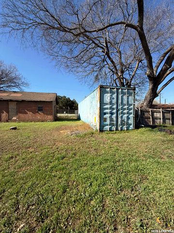 603 W Main, Stockdale, TX 78160
