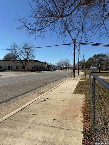 603 W Main, Stockdale, TX 78160