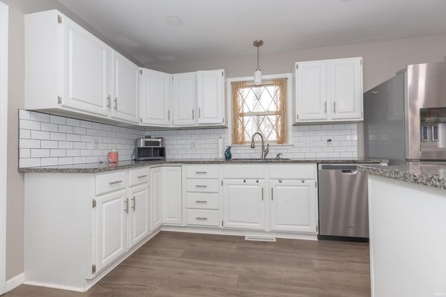 5322 Blue Ridge Drive, Newburgh, IN 47630