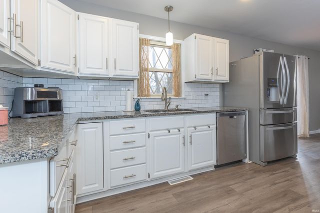 5322 Blue Ridge Drive, Newburgh, IN 47630