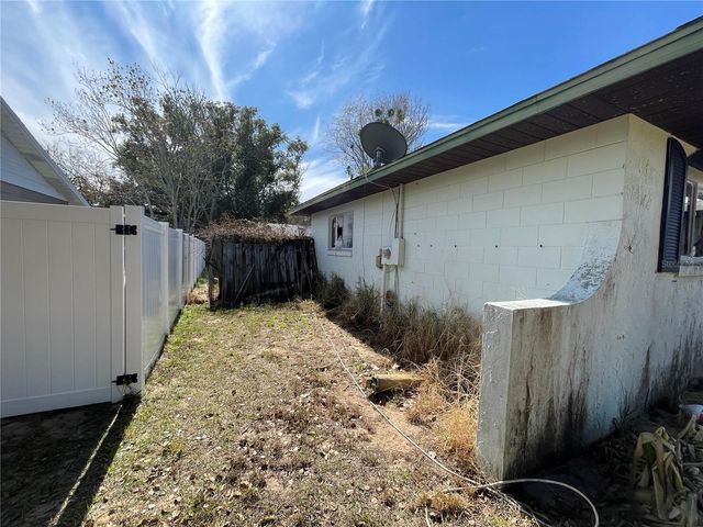 2710 LAKEWOOD LANE, Eustis, FL 32726