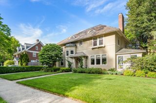22 Whitman Rd, Worcester, MA 01609