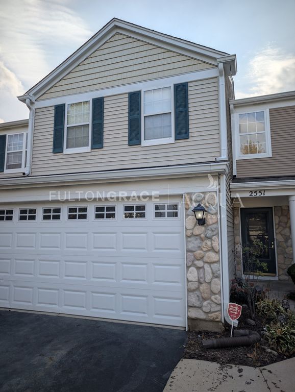 2551 Oak Tree Lane, Plainfield, IL 60586