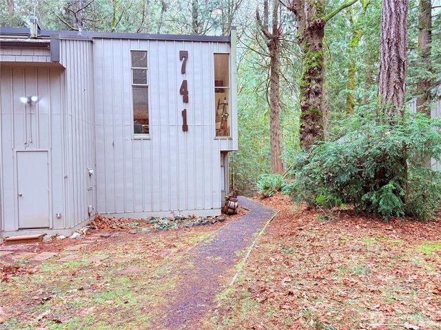 741 E Promontory Road, Shelton, WA 98584